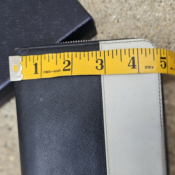 Prada Saffiano Long Zip around travel Wallet - Picture 8 of 16